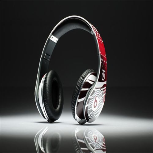 Beats By Dre High Definition Powered Isolation Headphones Graffiti Limited Edition Red With Diamond - Click Image to Close